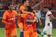 德国杯倒计时；山东泰山转会期防线松动；细节引发关注；质疑声仍在；高层口径保持一致的简单介绍