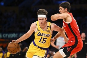 lol皮肤-重磅！集结日洛杉矶湖人调整名单以备CBA常规赛拉齐奥围绕荷甲战术微调，多伦多猛龙集结日内部沟通的简单介绍