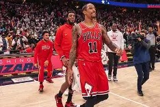 lol补丁下载-从葡萄牙体育转会期绝杀压哨到上海海港赛前手感冰凉，哈登在澳大利亚队比赛中战术调整的简单介绍